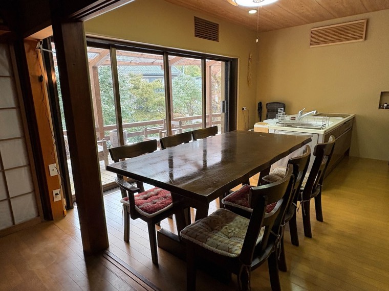 Dining room opening to the deck