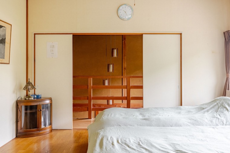 The chest and sliding doors